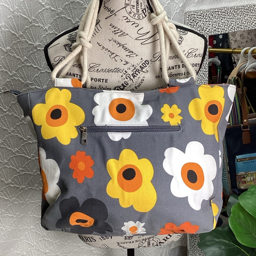 Farmhouse is my style Tote Bag Brand New 💛🩶🧡🤍🖤